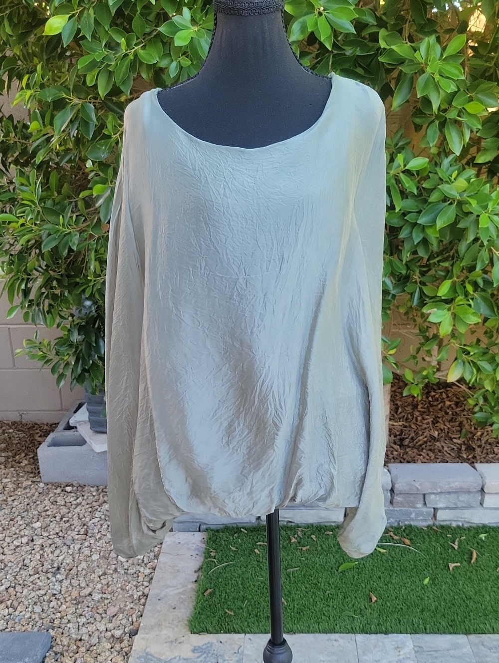 M Made in Italy Silk Blend Poncho Top Lagenlook Sage Green Blouse Size L